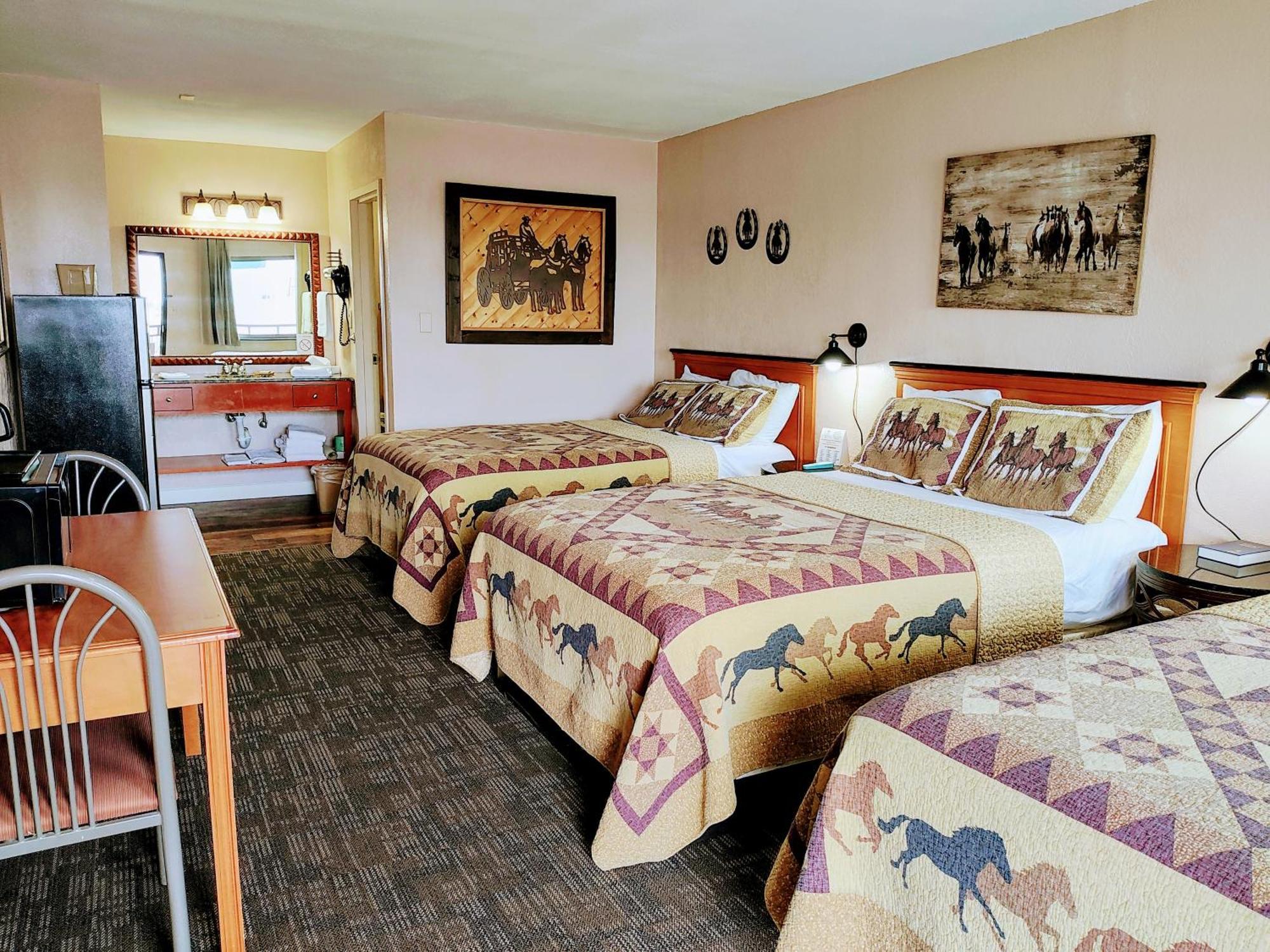The Lodge At Russell - Russell Inn Δωμάτιο φωτογραφία