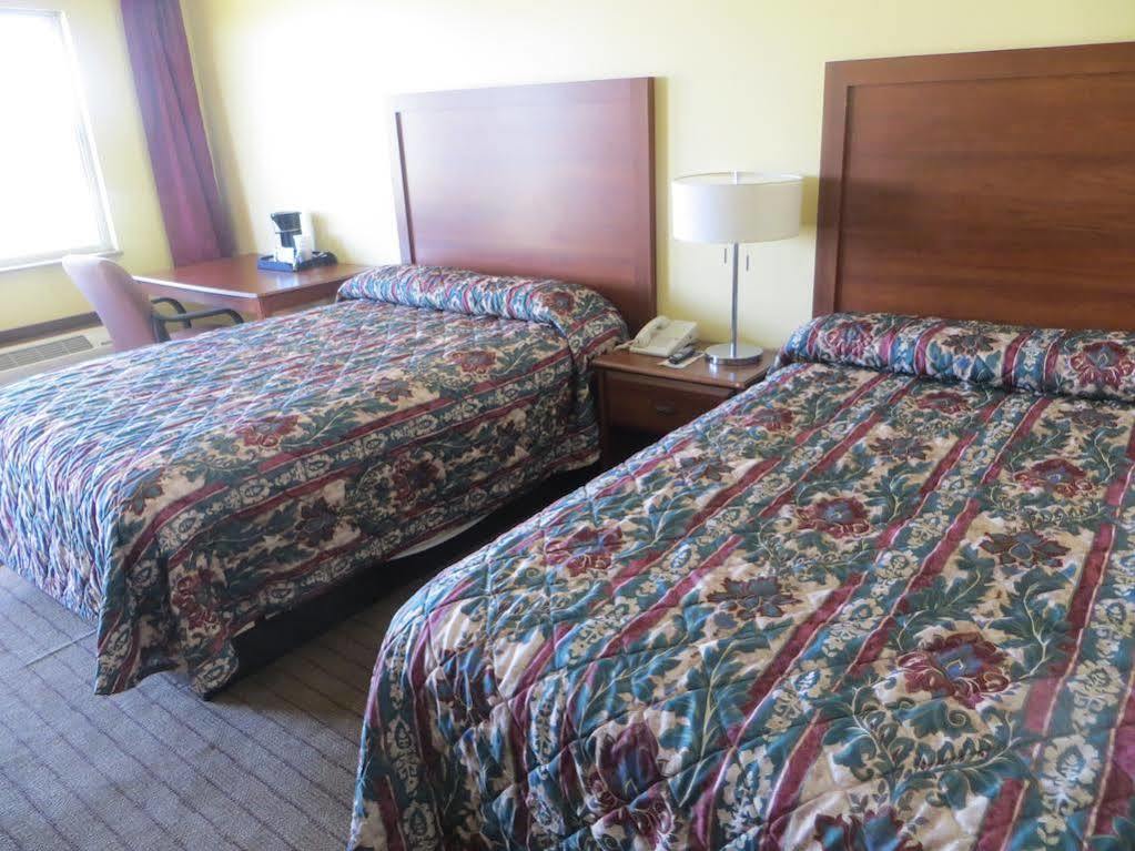 The Lodge At Russell - Russell Inn Εξωτερικό φωτογραφία